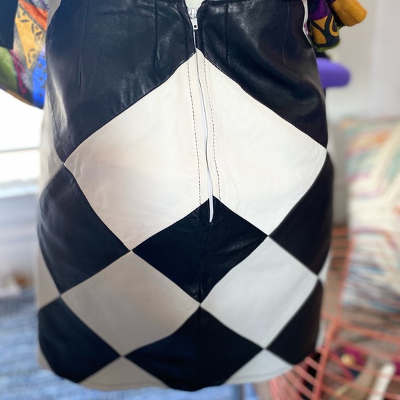 Black and white vintage genuine leather skirt - Picture 3 of 6